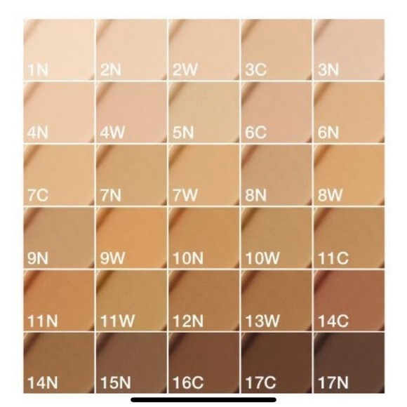 NIB Charlotte Tilbury  Beautiful Skin Foundation 4Warm - Picture 3 of 3